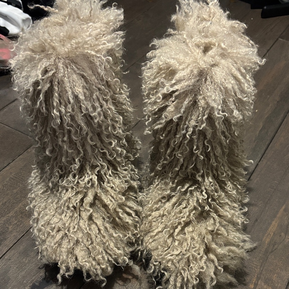 Sabika Furry Ankle Boots in Cream